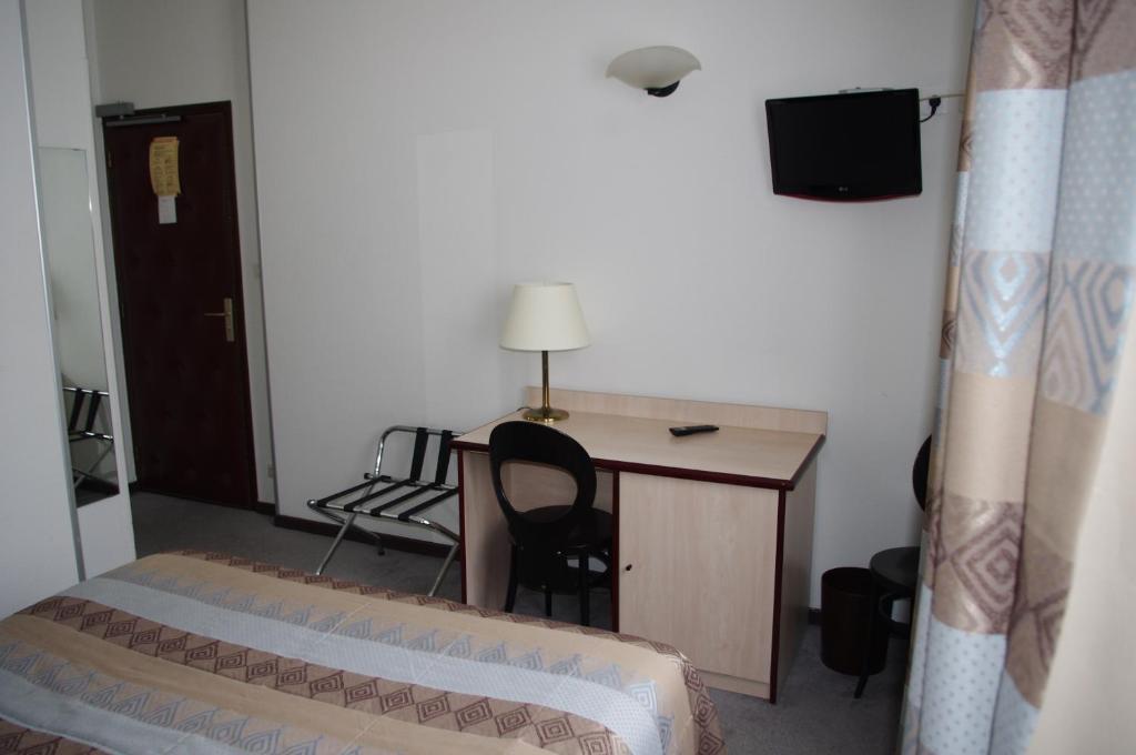 Hotel Du Lion Vesoul Bagian luar foto