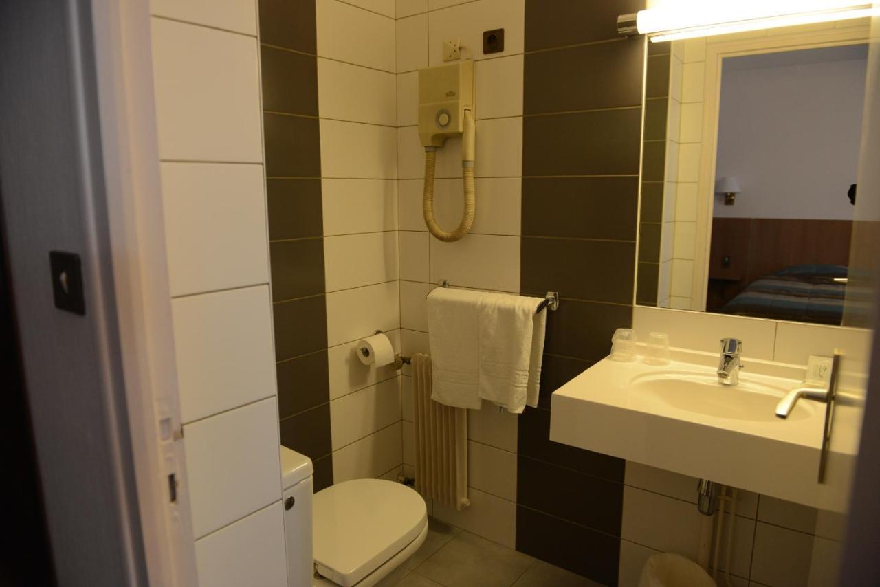 Hotel Du Lion Vesoul Bagian luar foto