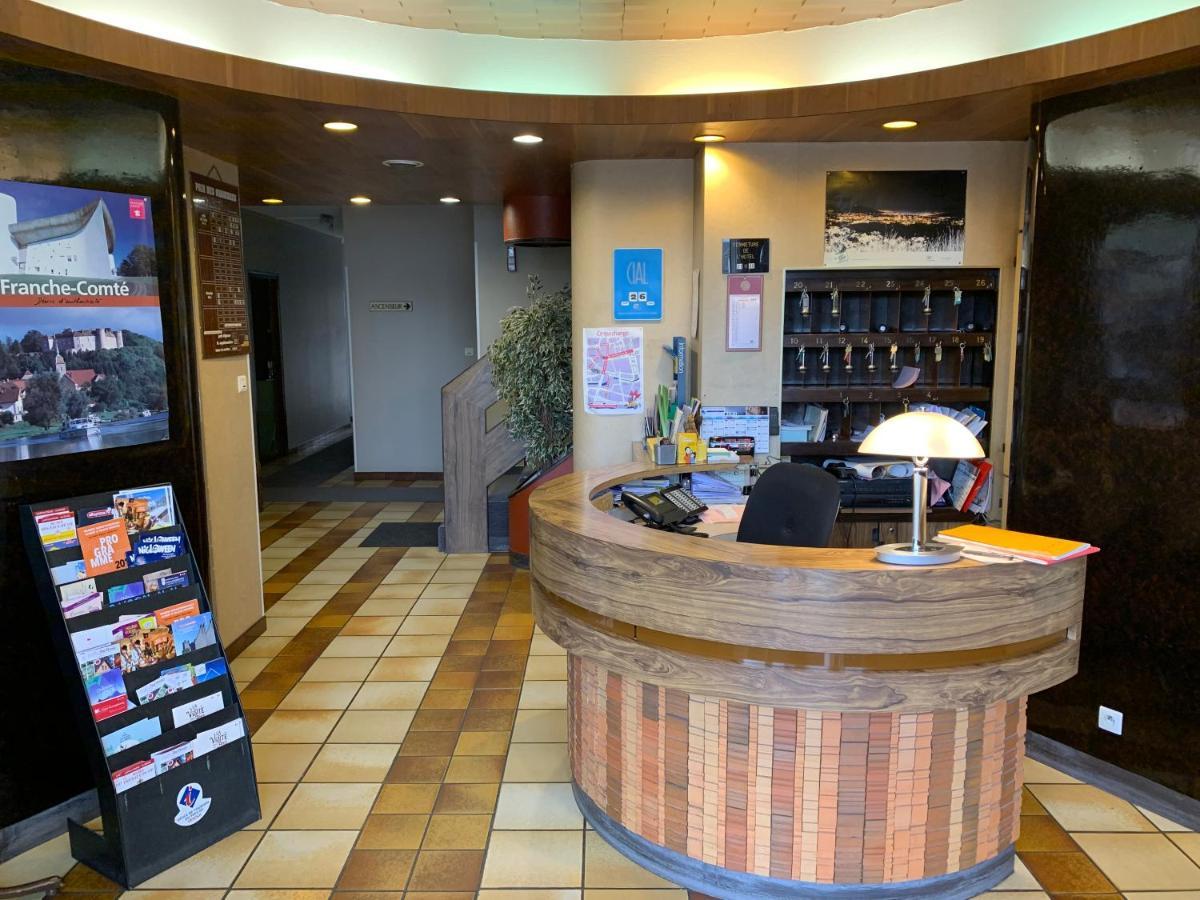 Hotel Du Lion Vesoul Bagian luar foto