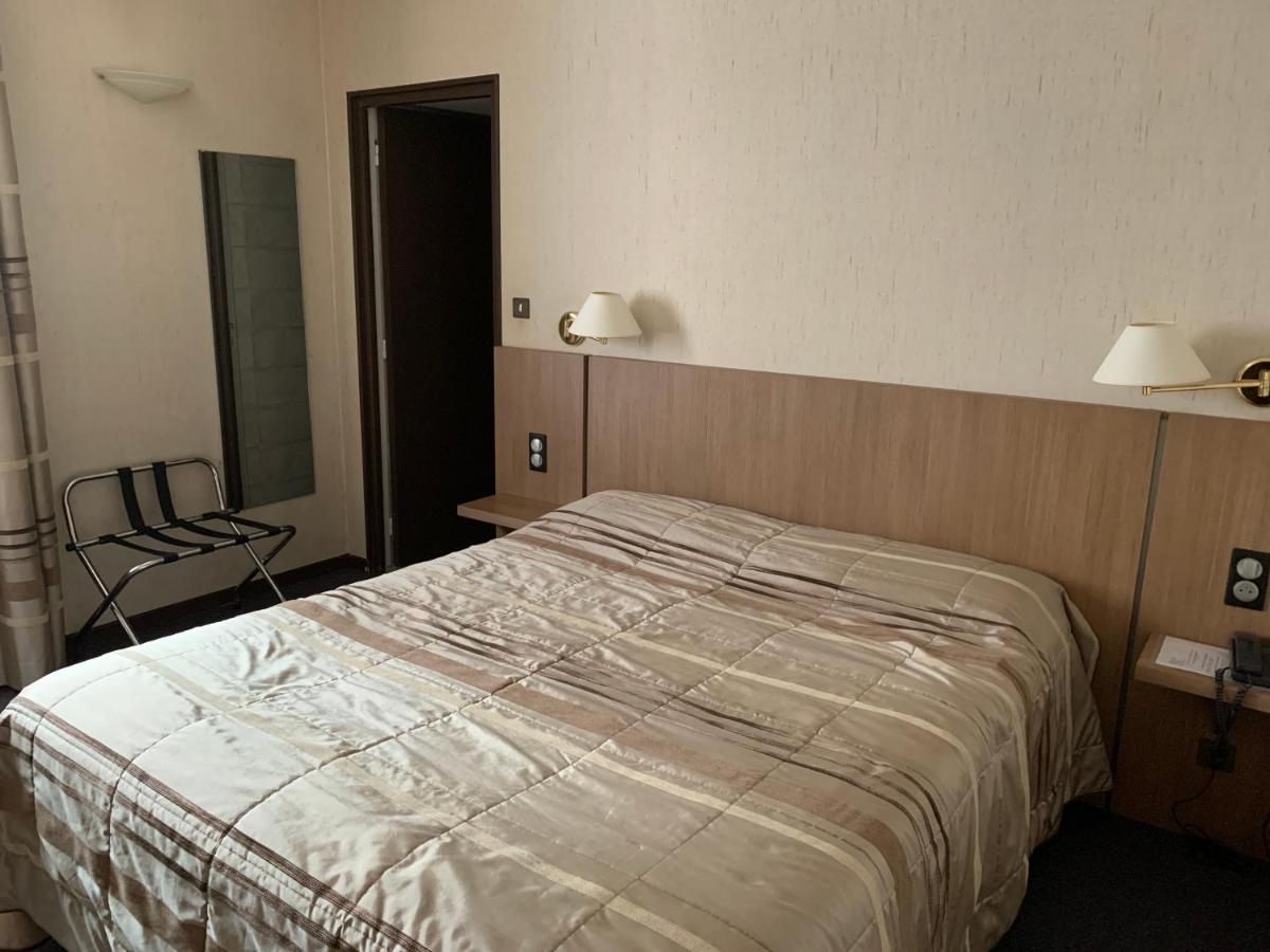Hotel Du Lion Vesoul Bagian luar foto
